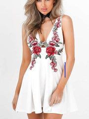 Fashion V neck Embroidery Sleeveless Skater Dresses