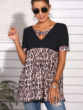 Fashion Gored Leopard print V neck Short sleeve T-Shirts