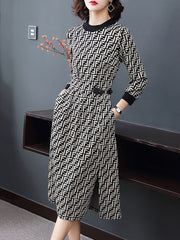 Elegant Geometric Slit Knitted Dress