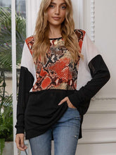 Casual Loose Gored Serpentine printing Round neck Long sleeve T-Shirts