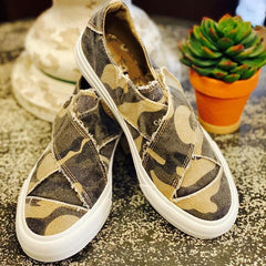 Women Stylish Flat Heel Canvas Sneakers