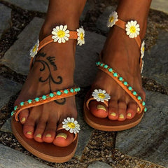 Sweet flower flat bottom shows toe to go up recreational and comfortable cover refers to flat beach sandal