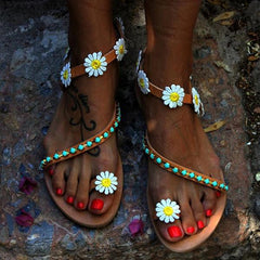 Sweet flower flat bottom shows toe to go up recreational and comfortable cover refers to flat beach sandal