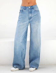 Loose High-Waisted Wide-Leg Jeans