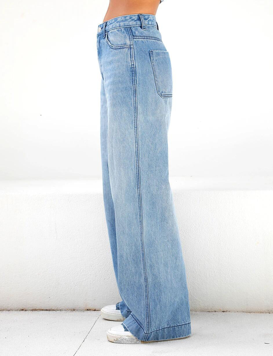 Loose High-Waisted Wide-Leg Jeans