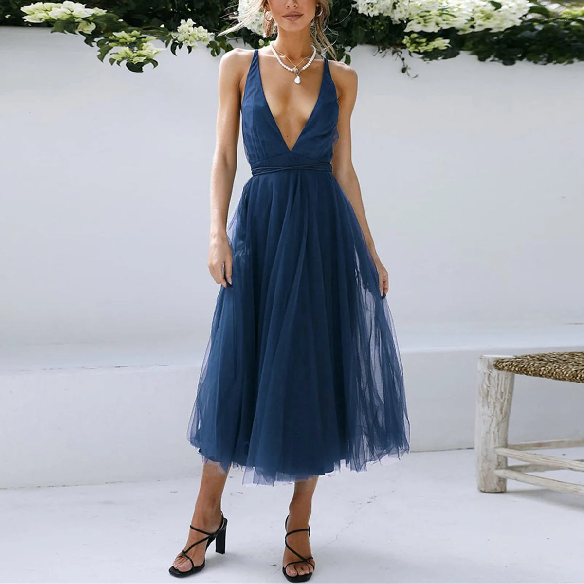 Lace-Up Empire Waist Deep V-Neck Backless Tulle Bridesmaid Midi Dress