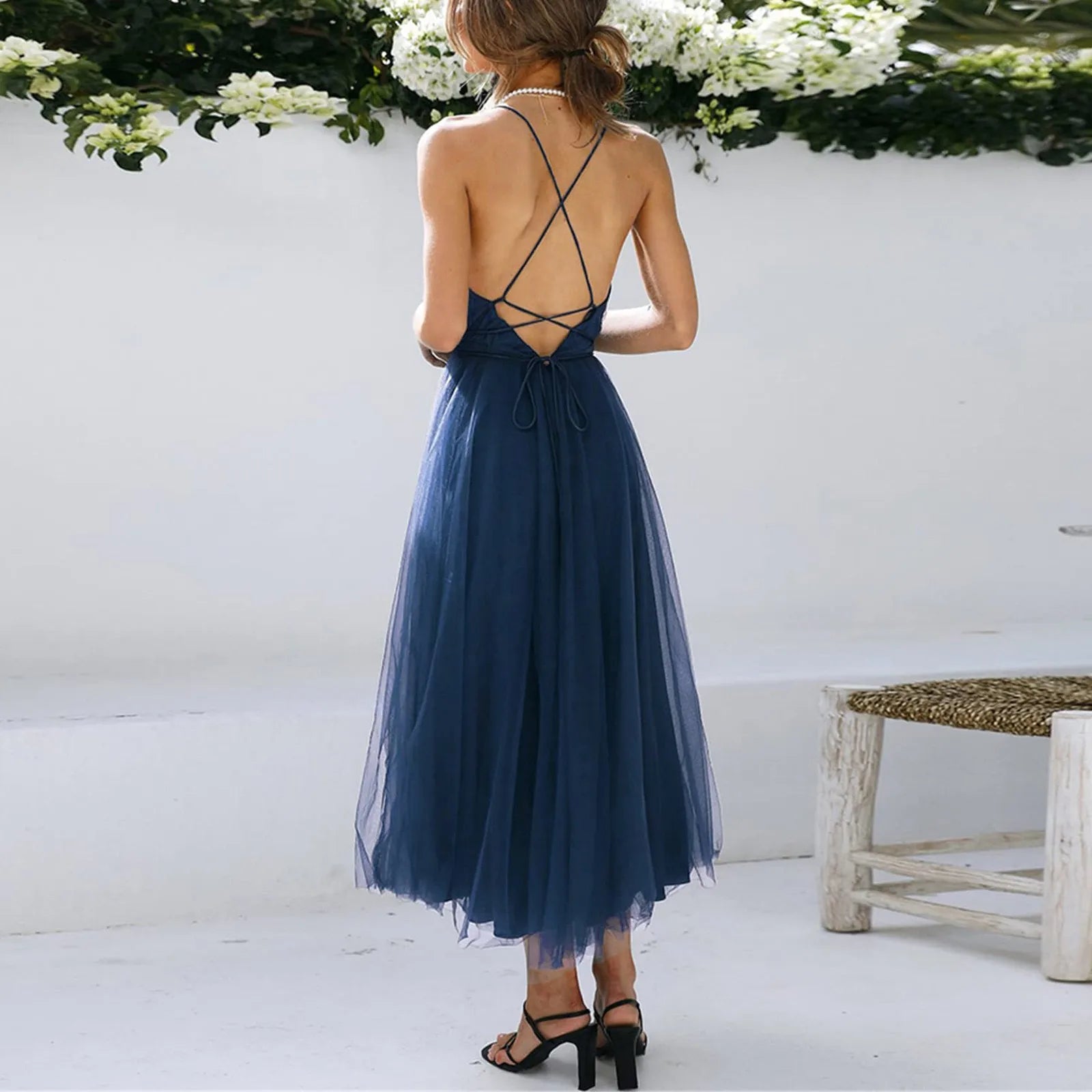 Lace-Up Empire Waist Deep V-Neck Backless Tulle Bridesmaid Midi Dress