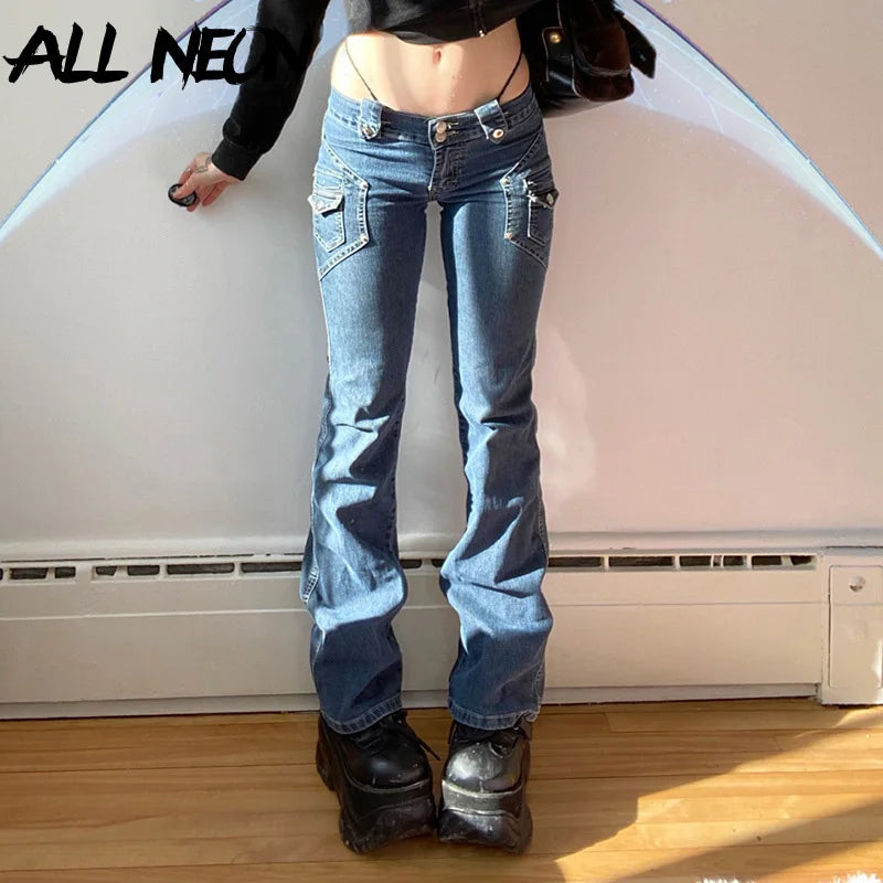 Cute Low Rise Streetwear Jeans with 2000s Pockets Trim