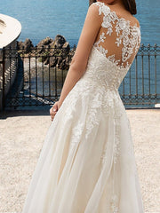 Beach Open Back Wedding Dresses A-Line V Neck Sleeveless Court Train Lace Bridal Gowns With Appliques 2023 Summer Wedding Party, Women's Clothing