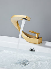 Bathroom Sink Mixer Faucet, Mono Wash Basin Single Handle Basin Taps Washroom, Monobloc Vessel Water Brass Tap Deck Mounted with Hot and Cold Hose