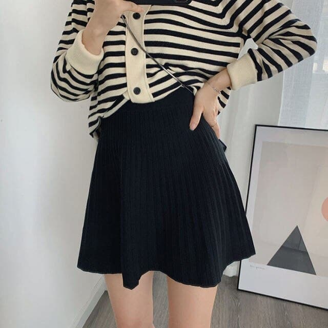 Knitted Autumn and Winter High Waist Pleated Skirt A- Line Skirt Short Skirt