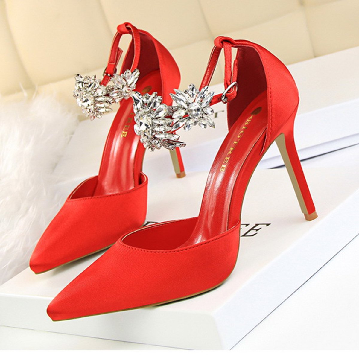 Rhinestone Appliques Stiletto Heel Wedding Shoes Woman Pumps