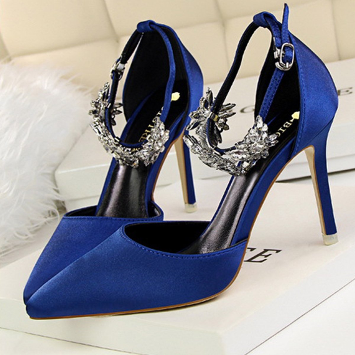 Rhinestone Appliques Stiletto Heel Wedding Shoes Woman Pumps