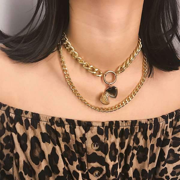 Chic Women Love Shape Design Short chain necklace