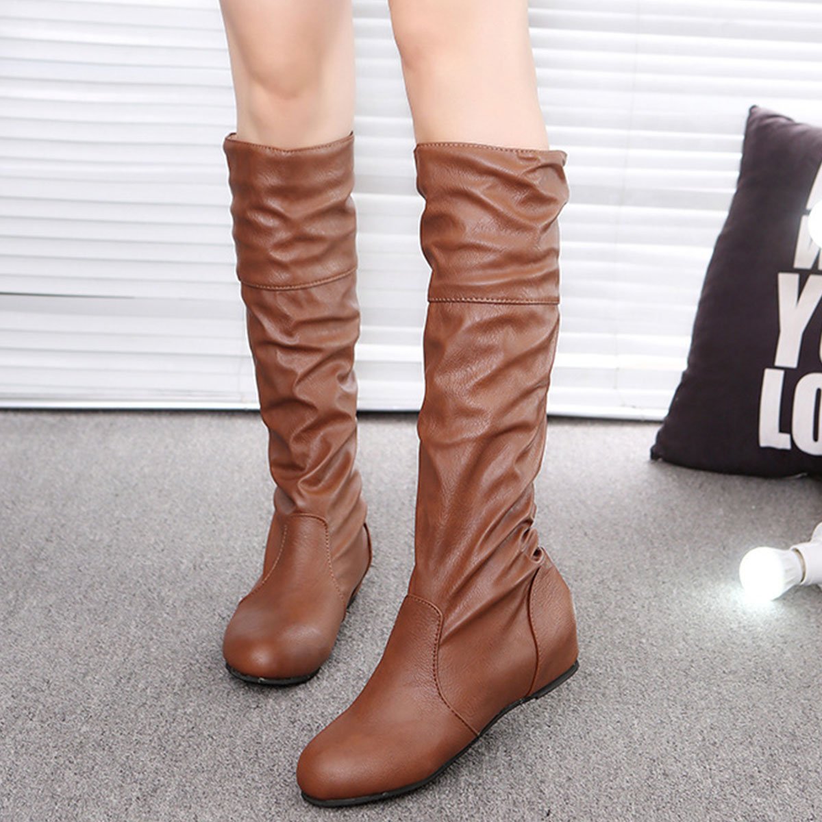 Woman Plain Wrinkled High Boots